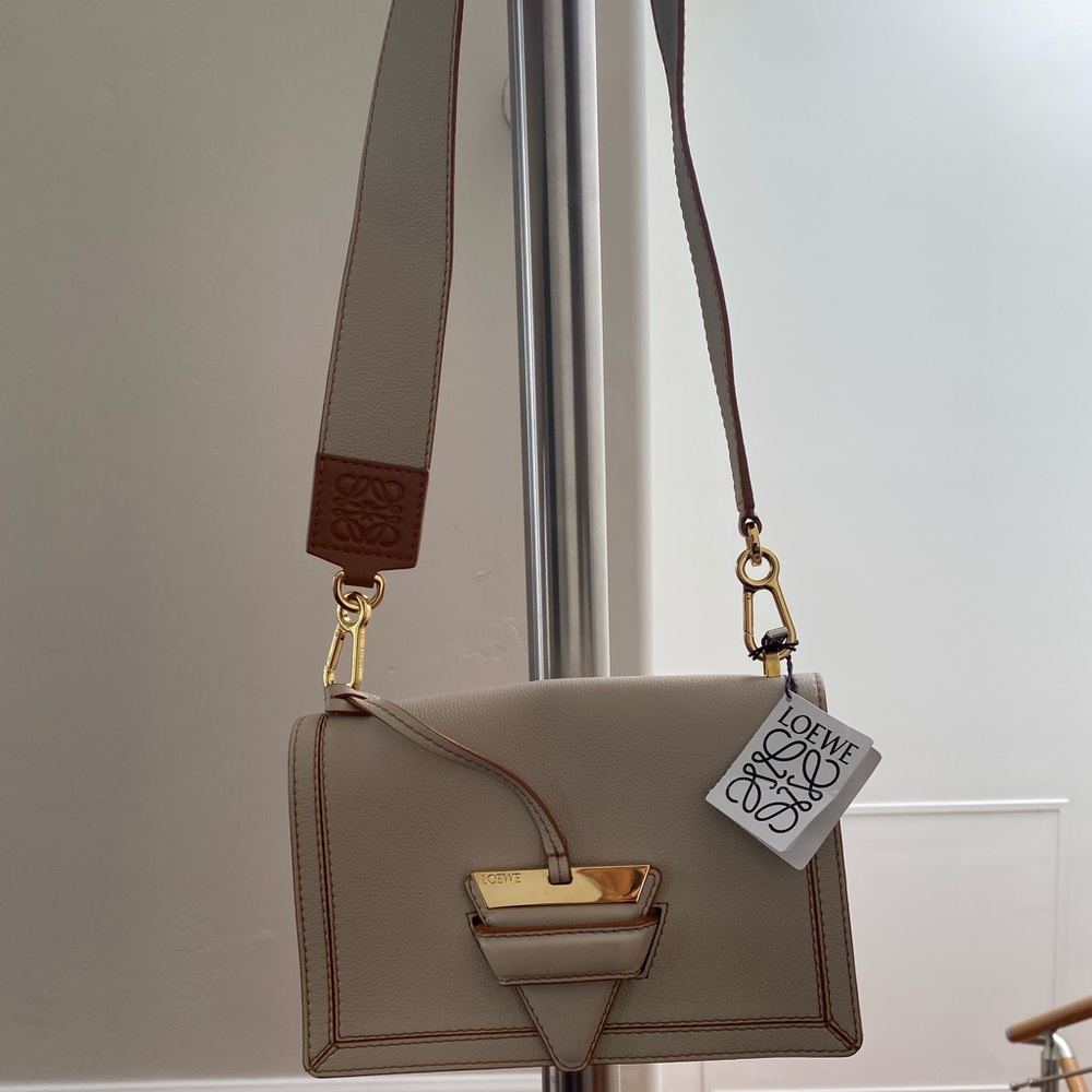 Loewe Barcelona medium shoulder bag in Beige w/ Orange edge 9.5”x6.5”x3.5” NWT